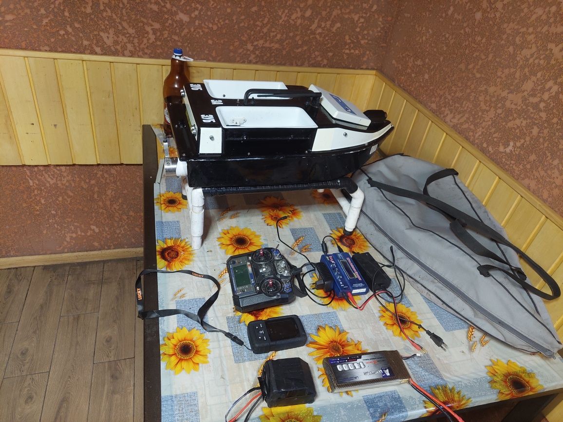 Кораблик для карповой рибалки.: 12 000 грн. - Охота / рыбалка Киев на Olx