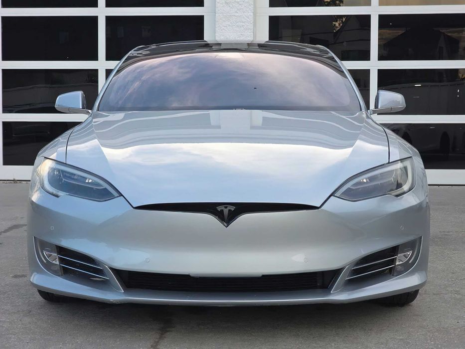 Tesla Model S 100D      2017