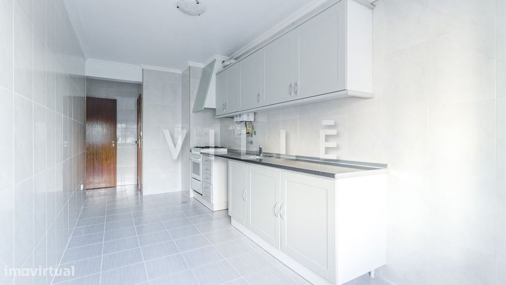 Apartamento T2 para arrendamento em Esgueira.