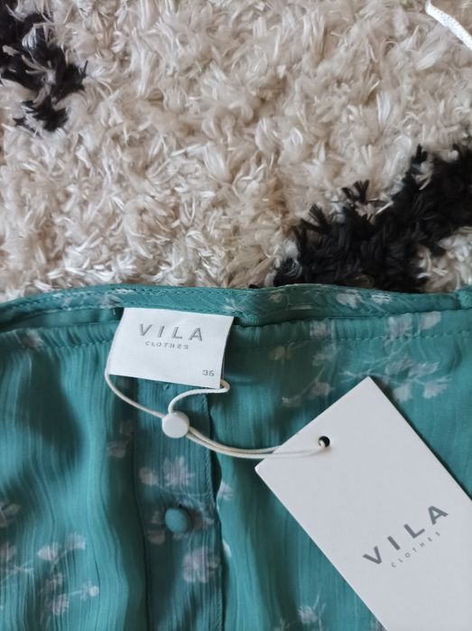 Bluzeczka z baskinką