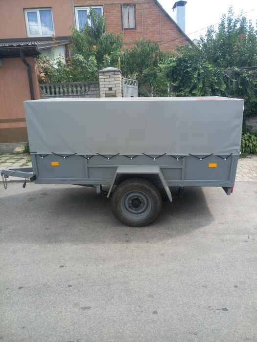 Легковой прицеп, легковий причіп, одноосний причіп.
