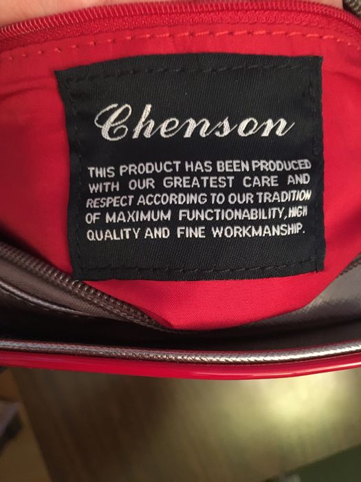 Mala de senhora da marca Chenson.