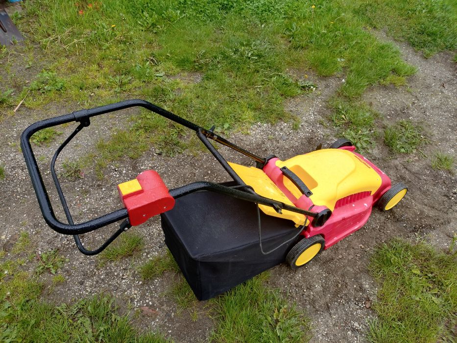 Kosiarka elektryczna Wolf 240E-1