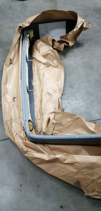 Para-choques novo original w124