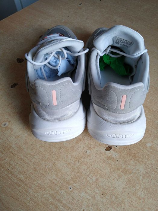 Оригінальні кросівки Adidas Ozelia