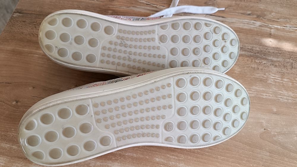 Мокасіни кросівки