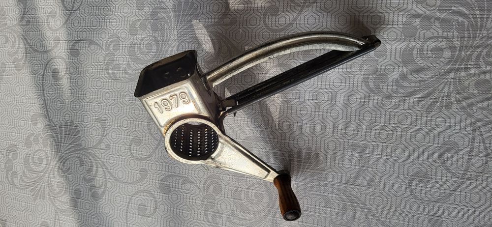 Stara maszynka tarka na korbkę 1979 C.R.