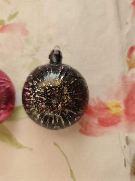 Sprzedam 2 stare bombki