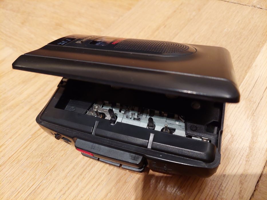 Кассетный плеер/диктофон Panasonic RQ-A170 с радио