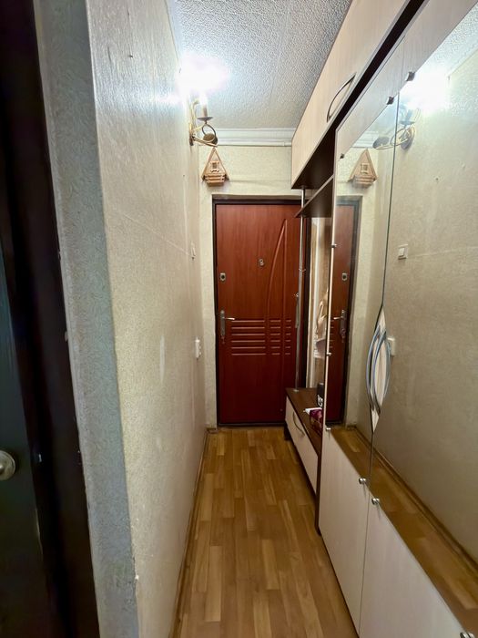 ПРОДАМ двокімнатну квартиру в гарному районі!!!