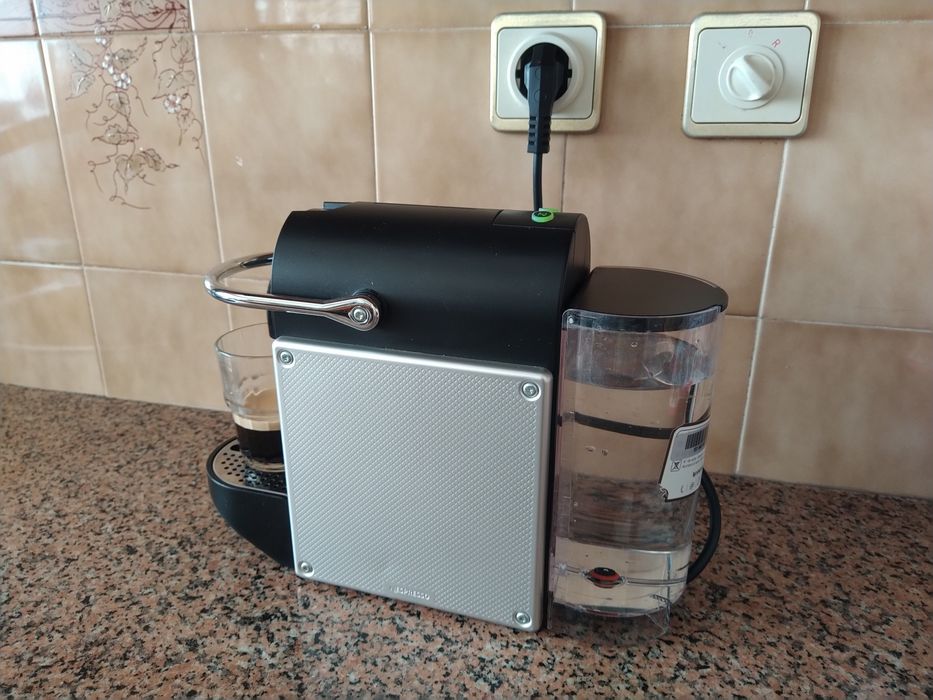 Máquina de café Nespresso casa quarto apartamento vivenda escritório.
