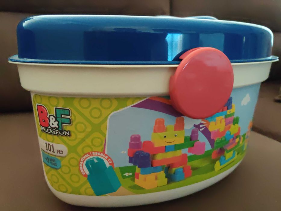 Caixa peças de construção tipo LEGO + Oferta