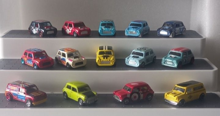 13  mini's hot wheels vs matchbox
