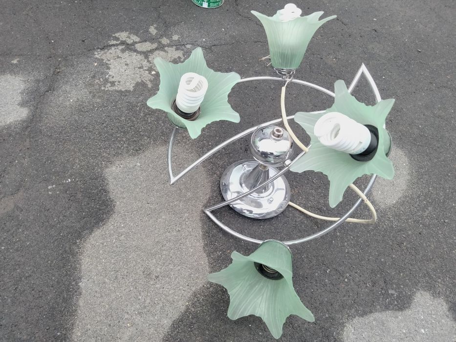 Люстра на чотири плафона