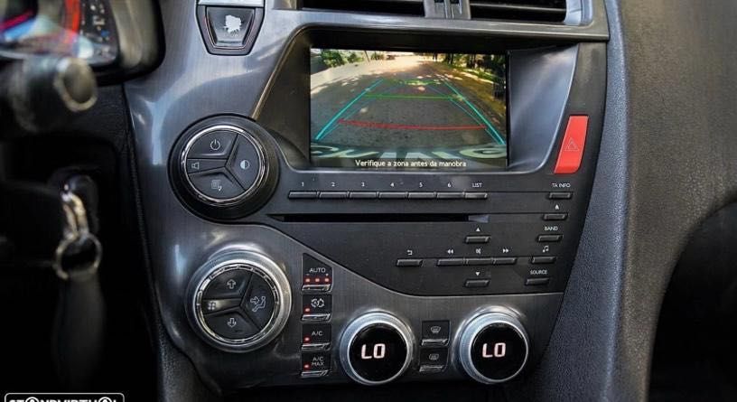 Citroen DS5.