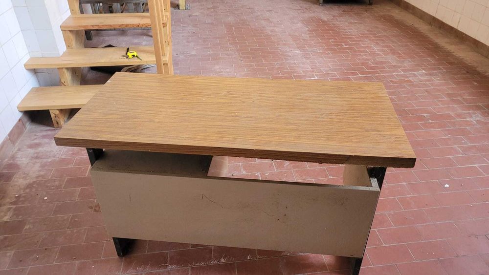 Secretária Antiga Ferro Madeira Cadeira Braços