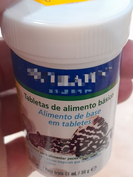 Comida para peixe de fundo. Sera