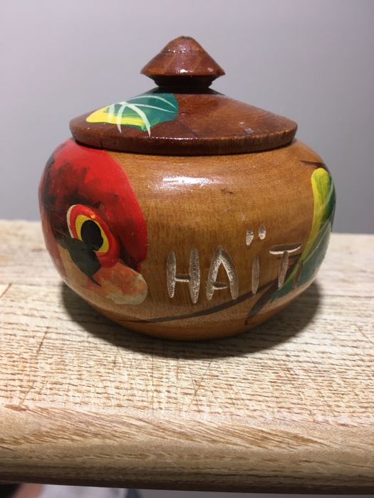 Шкатулка деревянная.