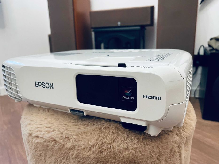 Projektor LCD Epson EB-X18 ( H551B)