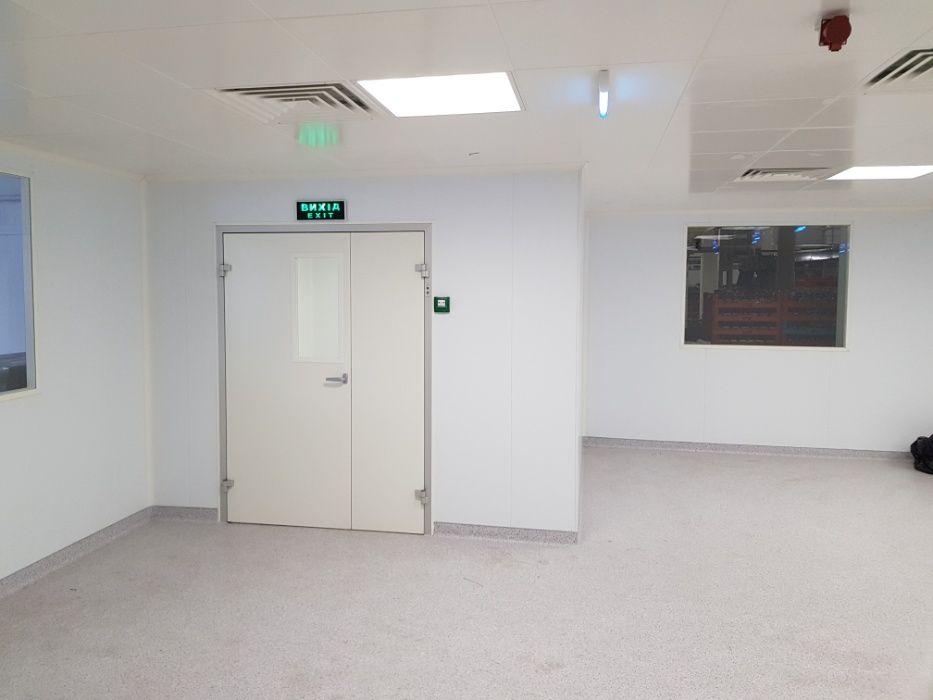 Будівництво холодильних, та морозильних камер.