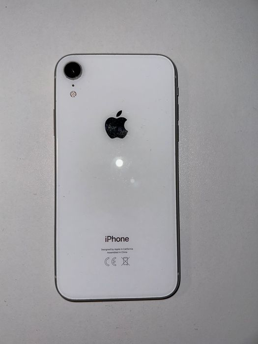 iPhone XR biały 64GB + 15 etui