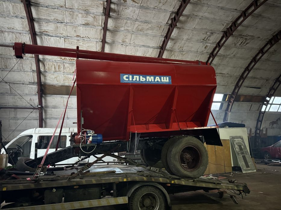 Завантажувач корму причепний ЗКП-8