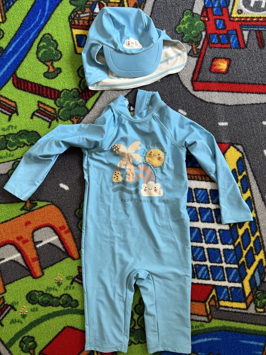 Strój do pływania z czapeczką