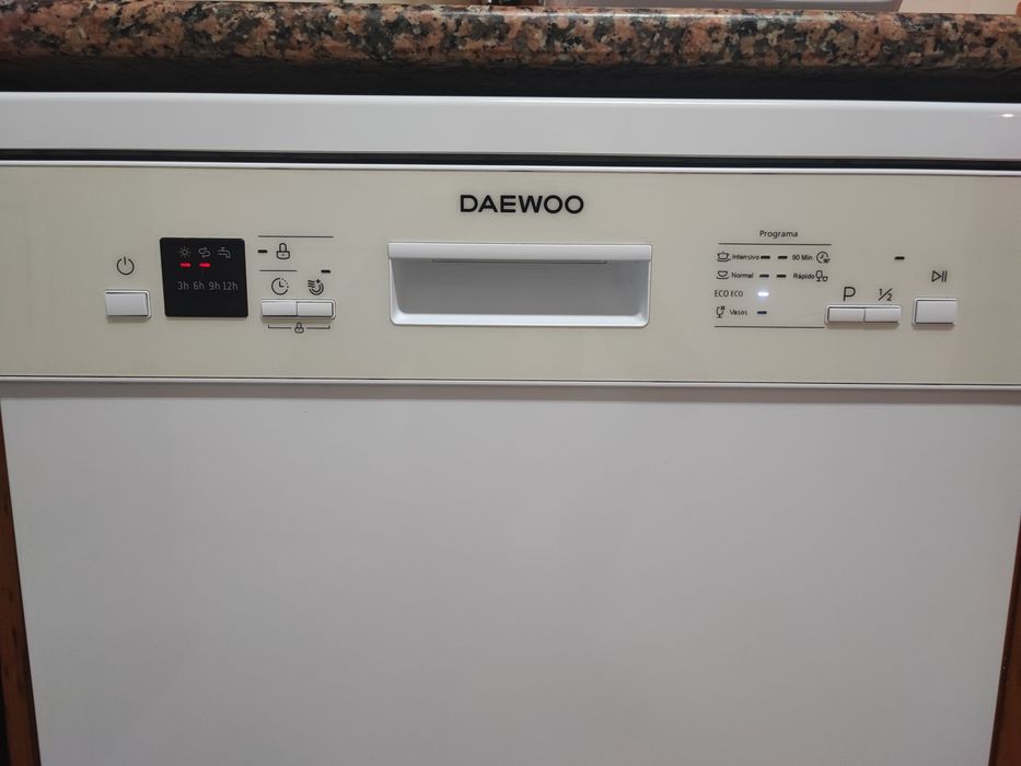 Máquina lavar loiça Daewoo64285416823043121