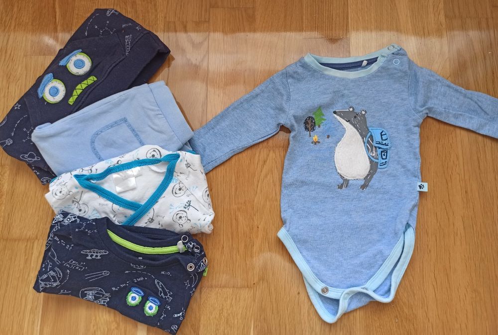 Zestaw paka ubranek r.62/68