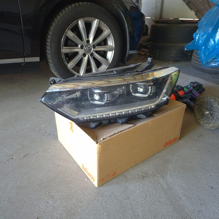 Lewa lampa led vw passat 2015