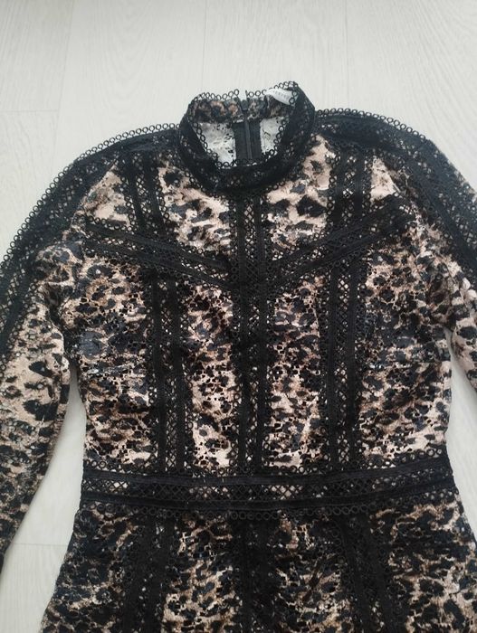 Reserved czarna sukienka w panterkę z koronką r. 34 XS