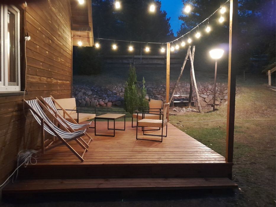 dom nad Saskiem z prywatnym pomostem.