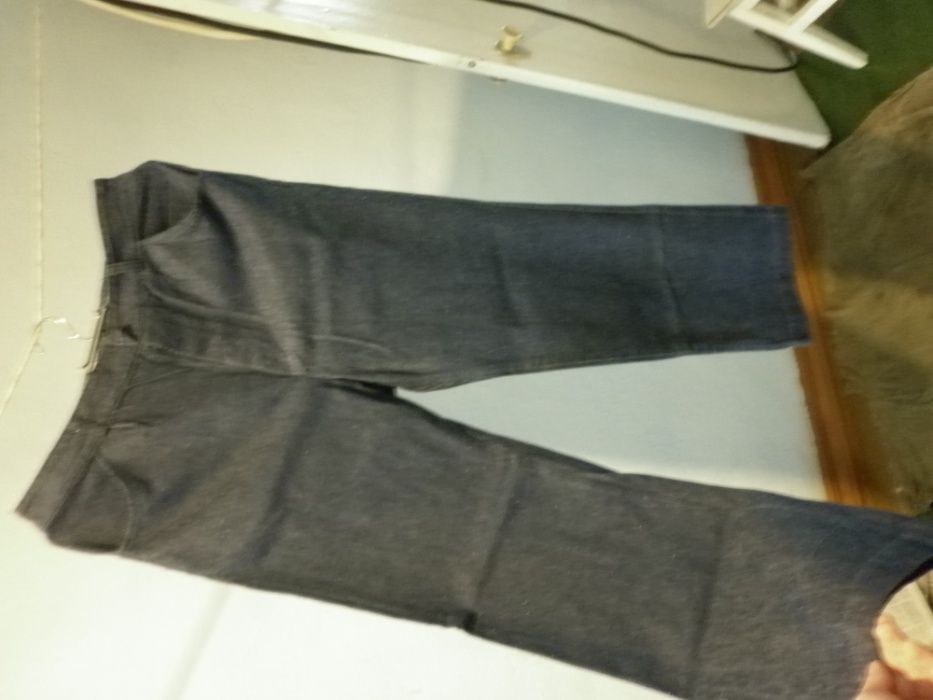 Мужские костюмы и джинсы