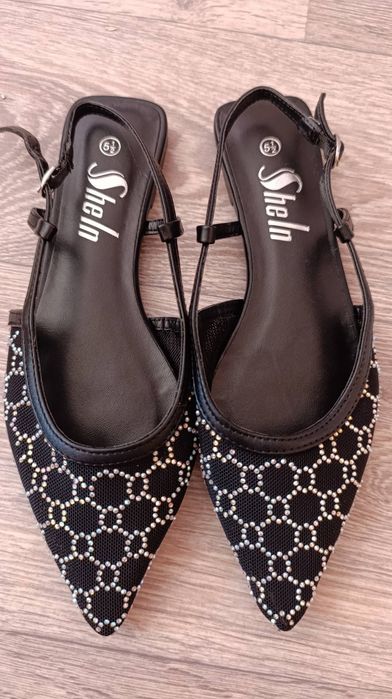 Босоніжки з стразами