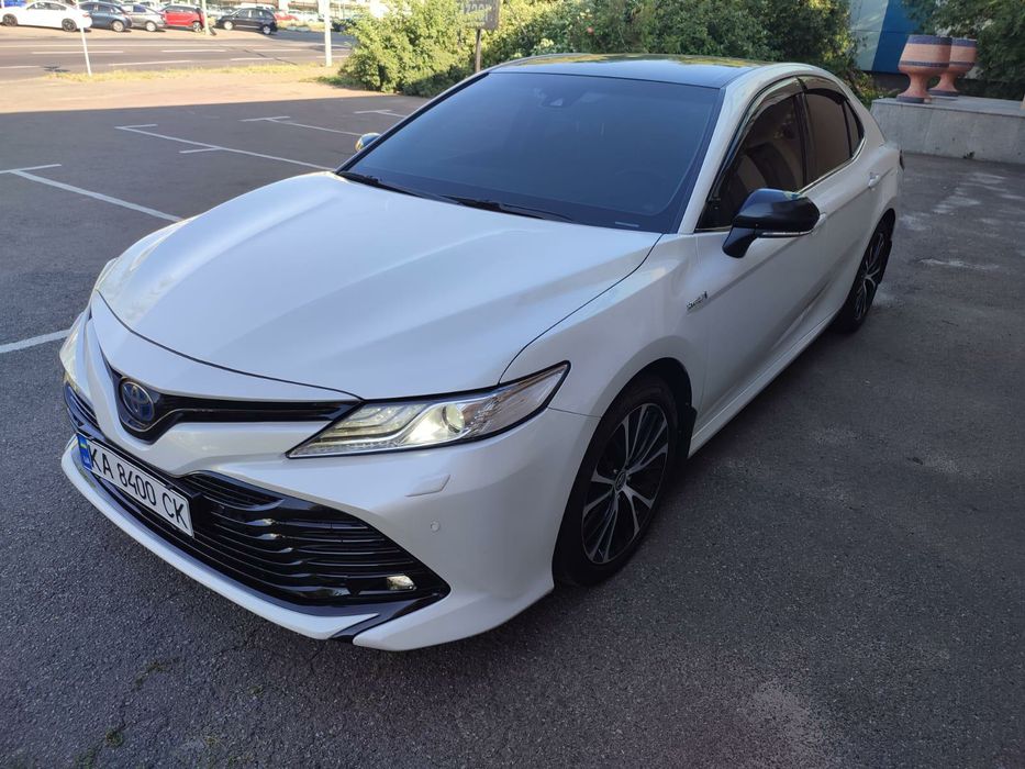 Toyota Camry 2020 гібрід