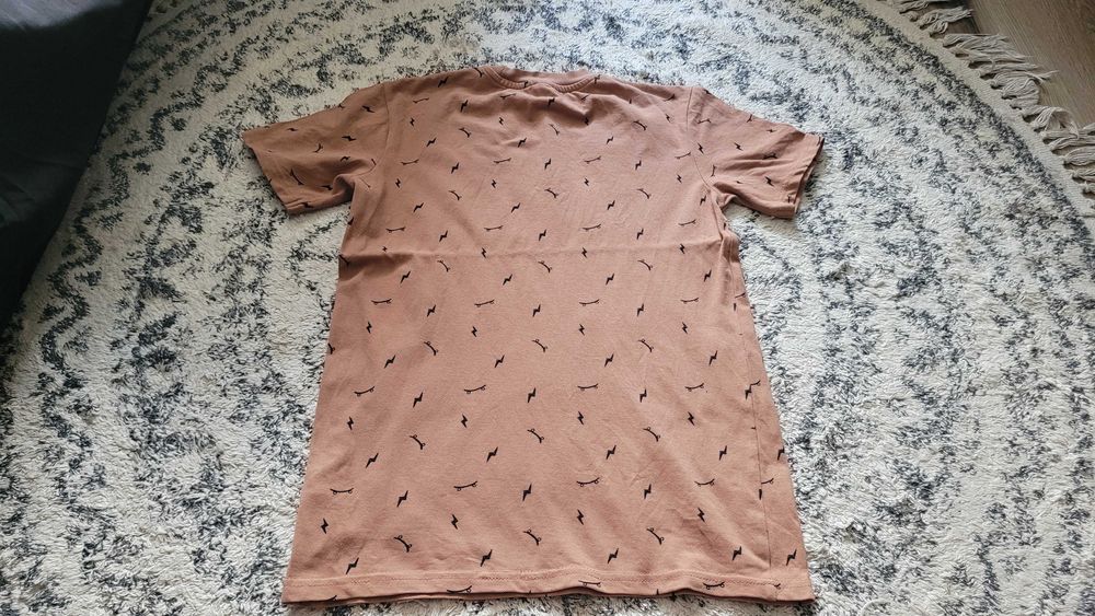 Brązowy T-shirt w czarny wzór,  rozmiar 158-164