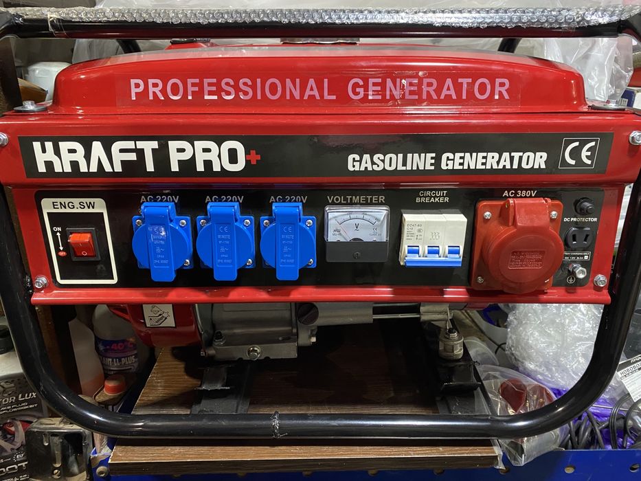 Генератор бензиновий трифазний 4,5-1,5 ватт, 380/220 вольт, новий