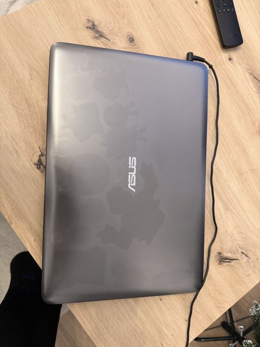 Laptop asus k501u