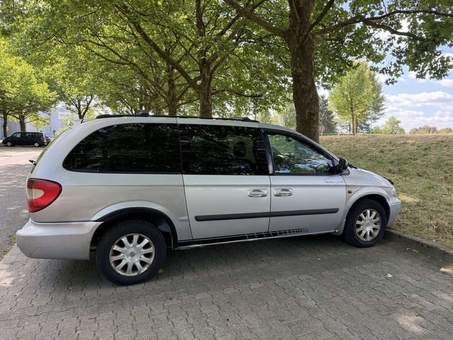 Продам автомобіль 7 місць chrysler voyager
