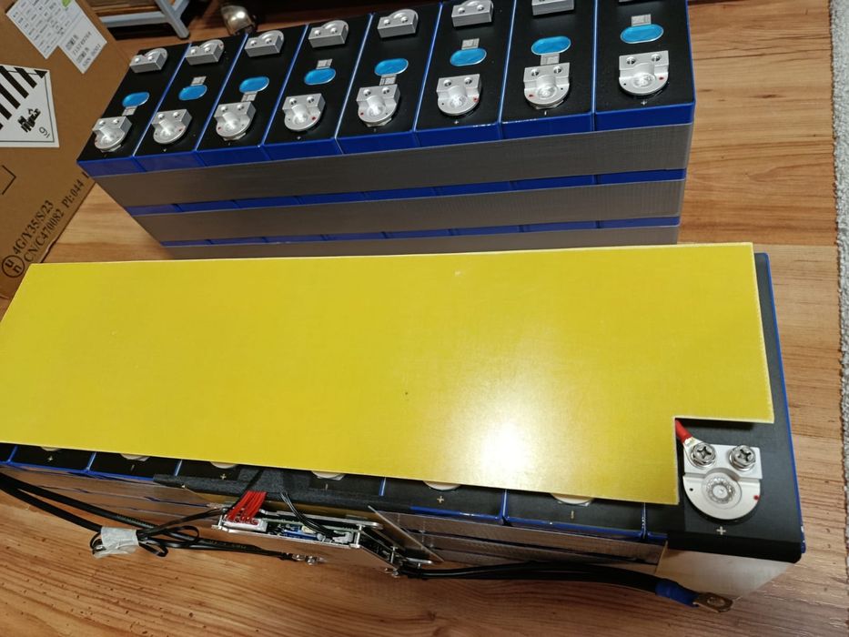 Інвертори гібридні, гибридные инвертора, акумуляторні збірки від 1 квт