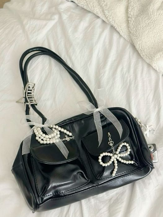 Чорна жіноча сумка