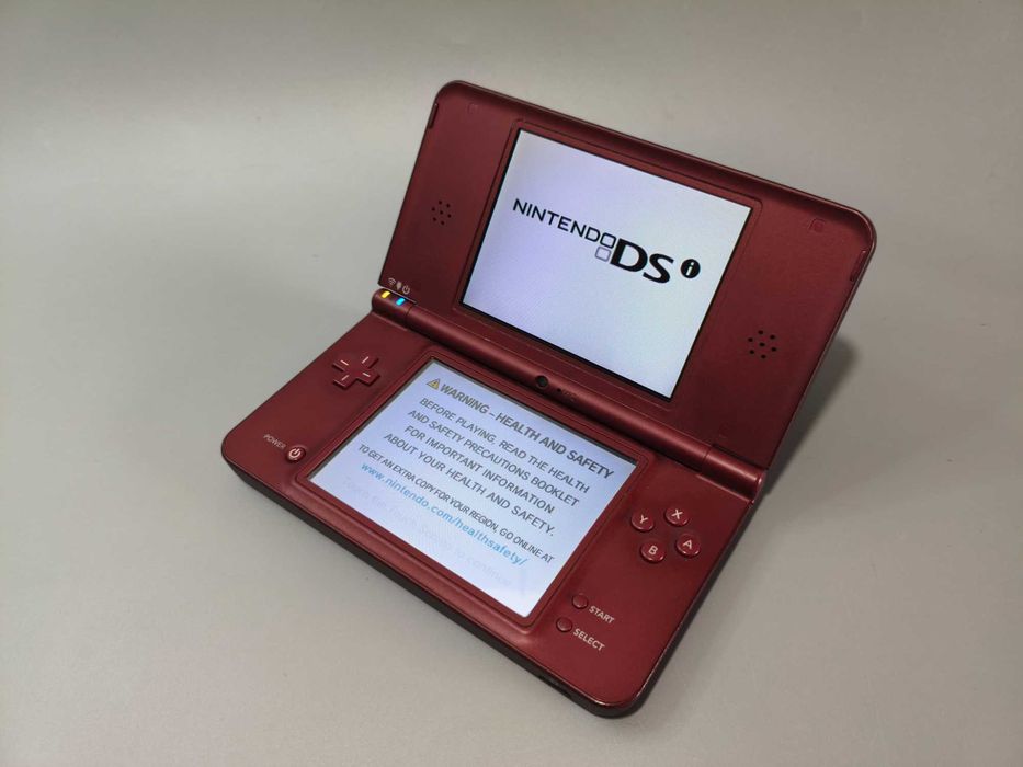 Nintendo DSI XL Vermelho