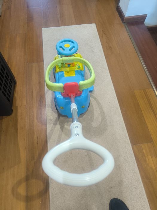 Andador infantil, com música, andar sozinho ou com ajuda de adulto