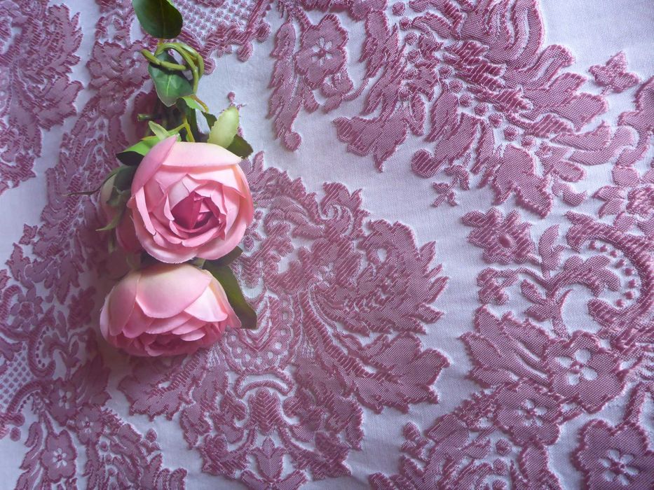 Coberta de cama jacquard - decoração acetinada de cor rosa adamascada