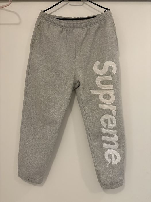 Szare spodnie dresowe Supreme