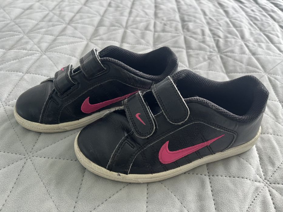 Продам Кросівки кеди Nike для дівчинки