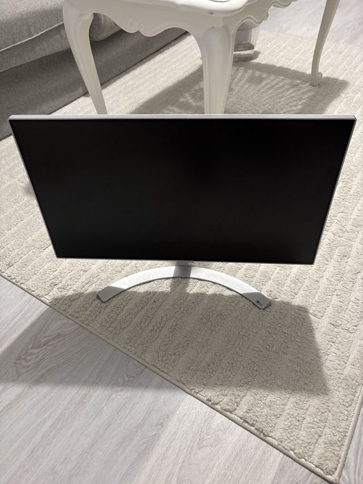 Monitoe LG 24MP88HV-S