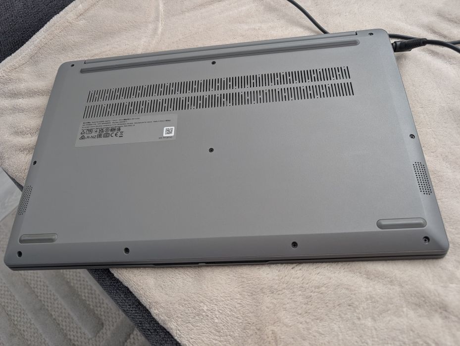 Продам ноутбук Lenovo IdeaPad 1 15ALC7 ( стан повністю новий)