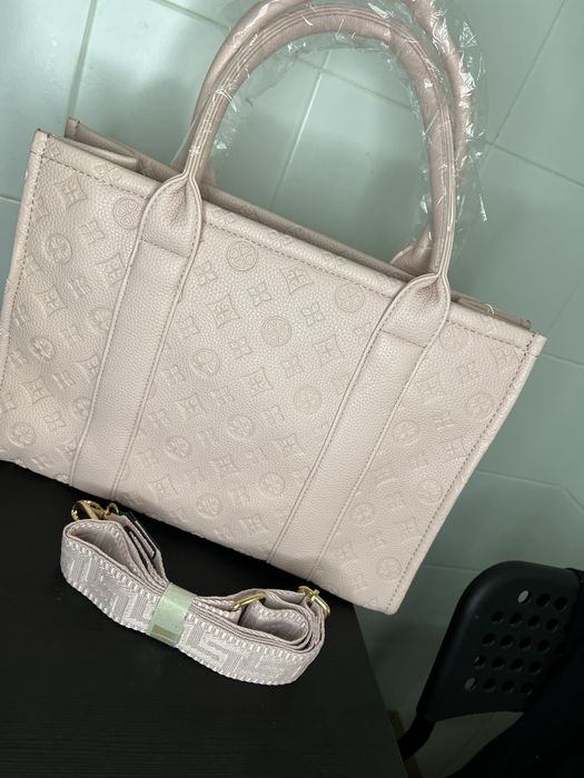 Mala Rosa-Claro Luxo com Padrão Relevo e Alça Larga