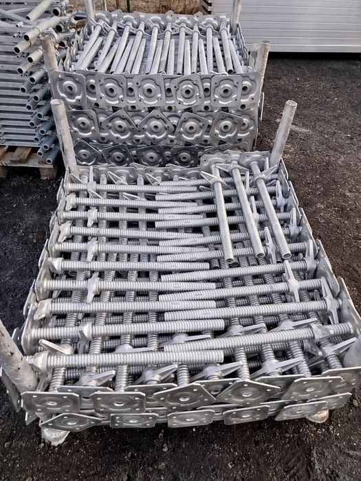 Rusztowania elewacyjne plettac